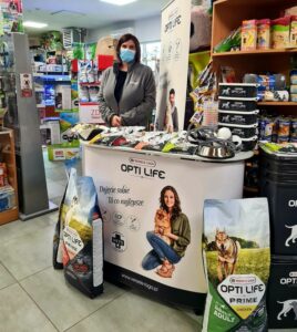 Versele-Laga serdecznie zaprasza wszystkich czworonogów i ich właścicieli do wybranych sklepów zoologicznych na prezentacje karm Opti Life.